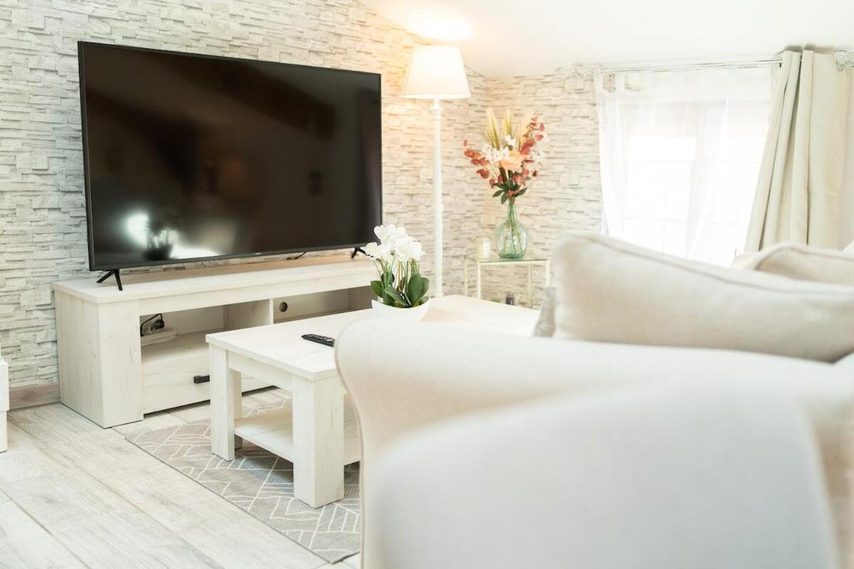Le Lavandin Classe 3 Etoiles 里耶 外观 照片